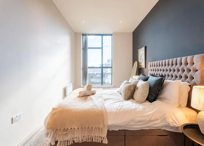 Luxurious 1Br City Flat - Sofa Bed Apartment